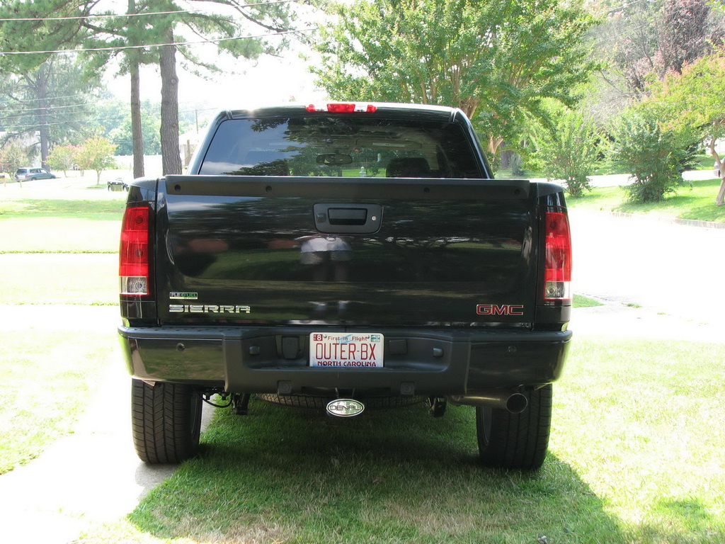 2010 Sierra Denali Carbon Black Metallic at OBX -DenaliTrucks